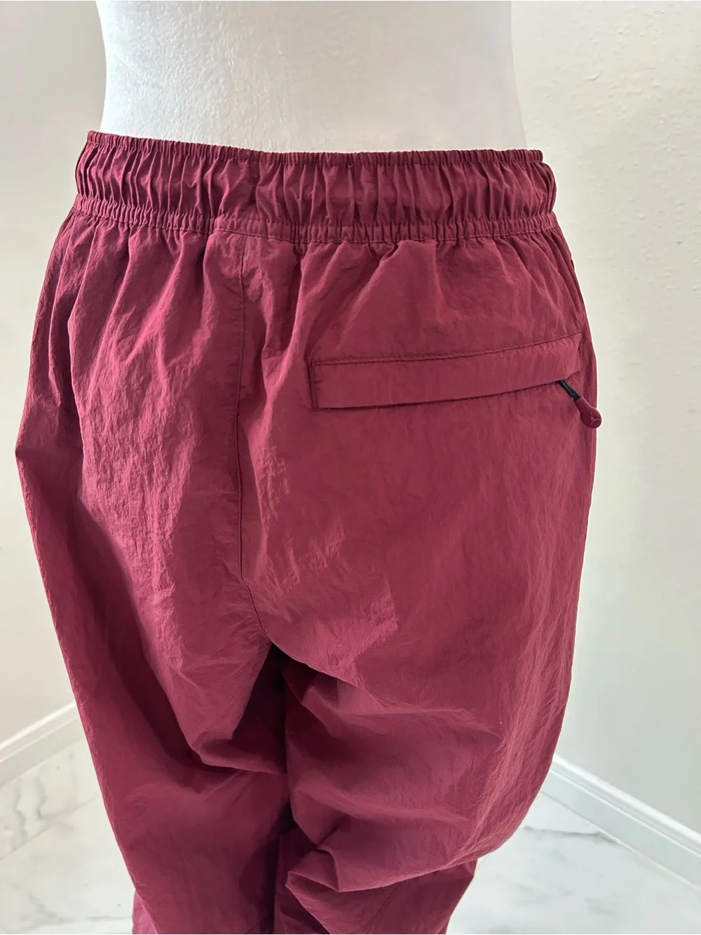 Nike Air Jordan Men's Maroon Athletic Joggers, Running Workout Pants, Size M